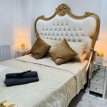 Salt Hill Windsor Legoland Eton Heathrow Luxury 2 Bed 1 Bath Free Parking Lägenhet Slough Exteriör bild