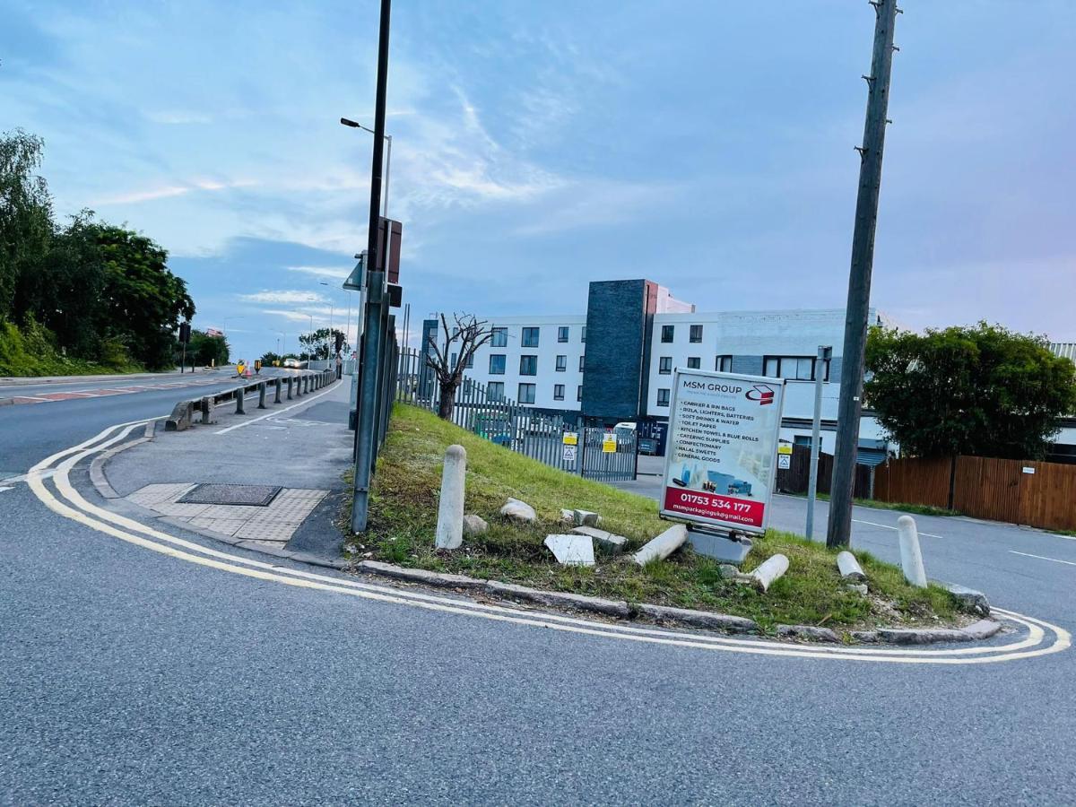 Salt Hill Windsor Legoland Eton Heathrow Luxury 2 Bed 1 Bath Free Parking Lägenhet Slough Exteriör bild