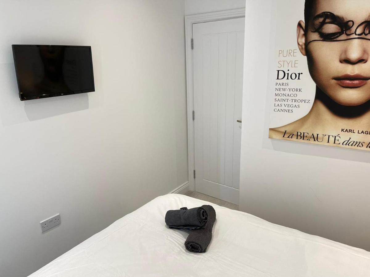 Salt Hill Windsor Legoland Eton Heathrow Luxury 2 Bed 1 Bath Free Parking Lägenhet Slough Exteriör bild