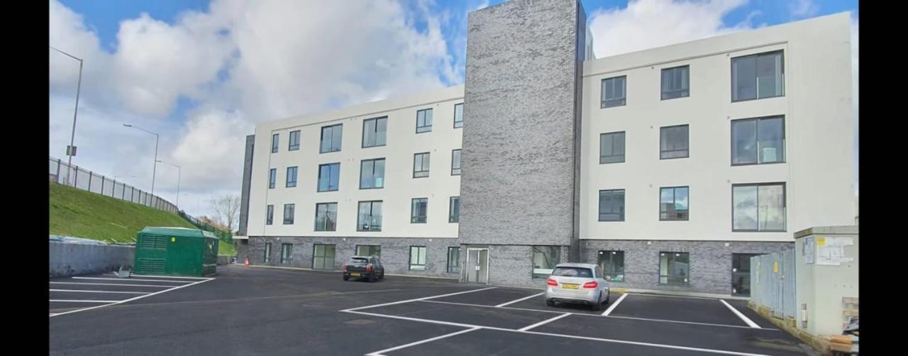 Salt Hill Windsor Legoland Eton Heathrow Luxury 2 Bed 1 Bath Free Parking Lägenhet Slough Exteriör bild